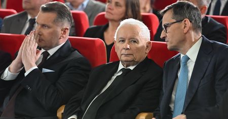 Nowy sondaż. Kto tak naprawdę rządzi w PiS?
