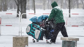 Tak żyją bezdomni Polacy w Berlinie. "Uciekają przed wyrokami'