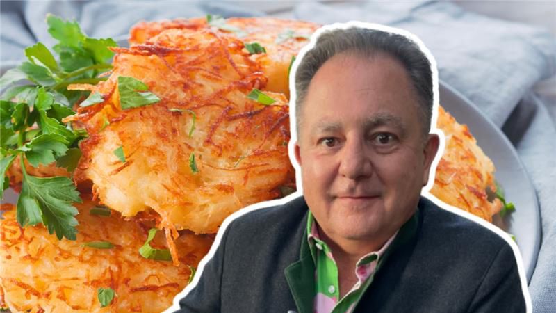 Robert Makłowicz dodaje do masy na placki drożdże