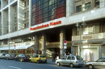 Centrala szpiegowska w centrum Berlina? Rosyjski "dom" trudno będzie zlikwidować