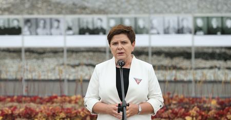 Atak wandali w Muzeum Auschwitz. Beata Szydło mówi o prowokacji