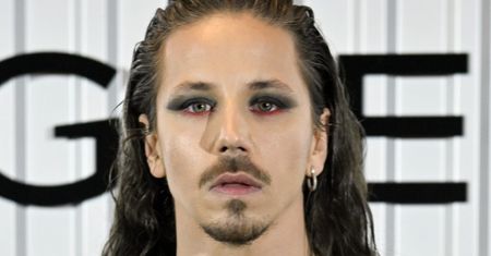 Michał Szpak pokazał zdjęcie Z LICEUM. Tak wyglądał, gdy był nastolatkiem. Zmienił się? (FOTO)