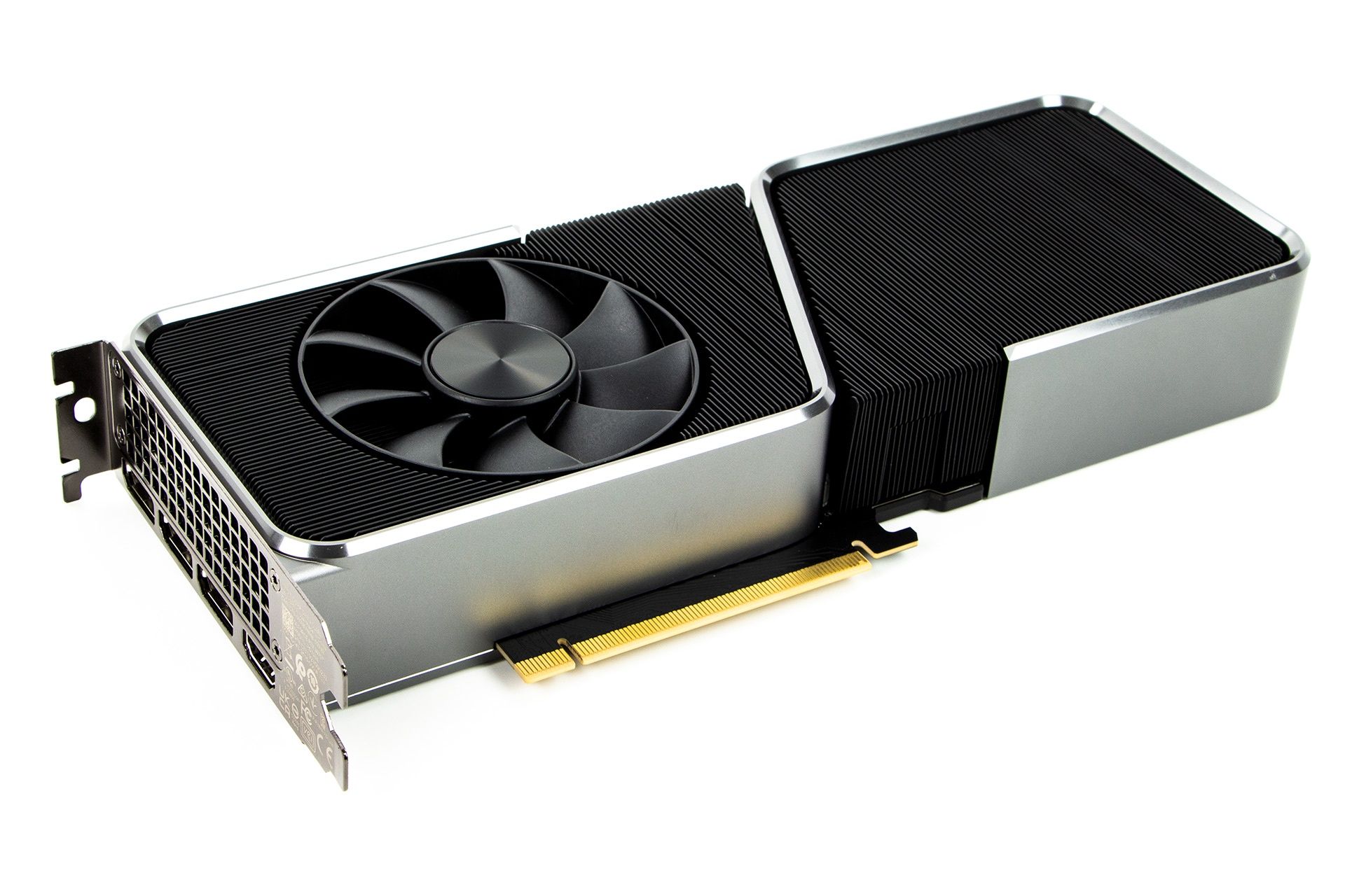 NVIDIA GeForce RTX 3070 Ti FE jest minimalnie mniejsza od RTX 3080
