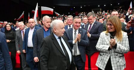 Powrót znanej polityczki PiS. W partii zaskoczenie i kpiny