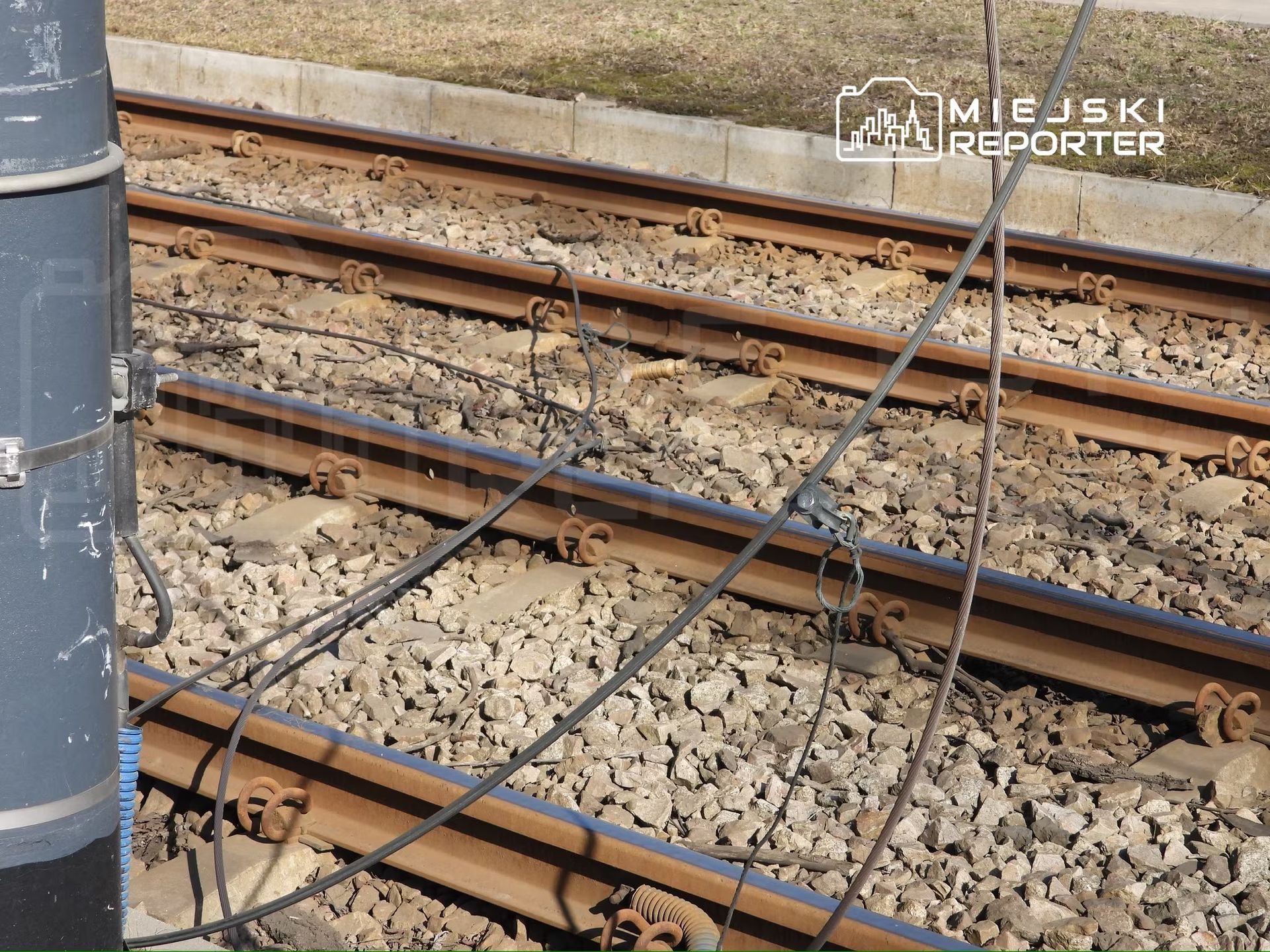 Ciężarówka zerwała sieć trakcyjną