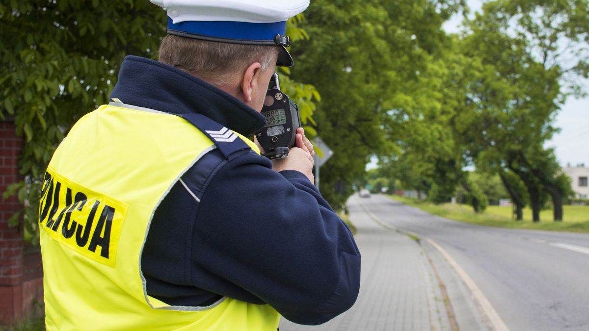 Policja drogówka policjant radar kontrola prędkości