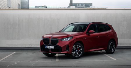 Test: BMW X3 30e xDrive - nie patrz na deskę
