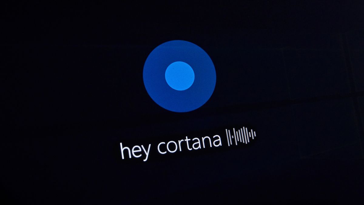 Hey Cortana na ekranie komputera z depositphotos