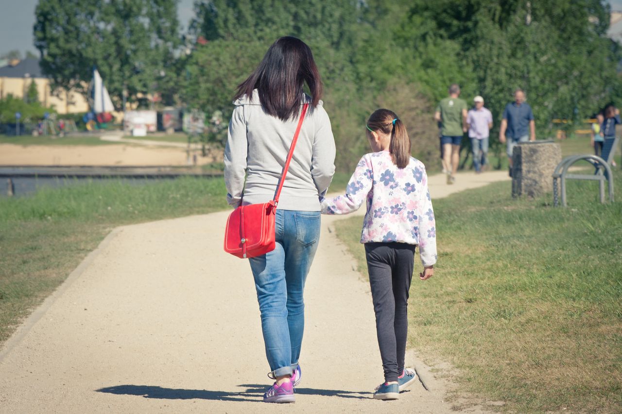 Zajmują 500+ na poczet długów. Skarbówka tłumaczy