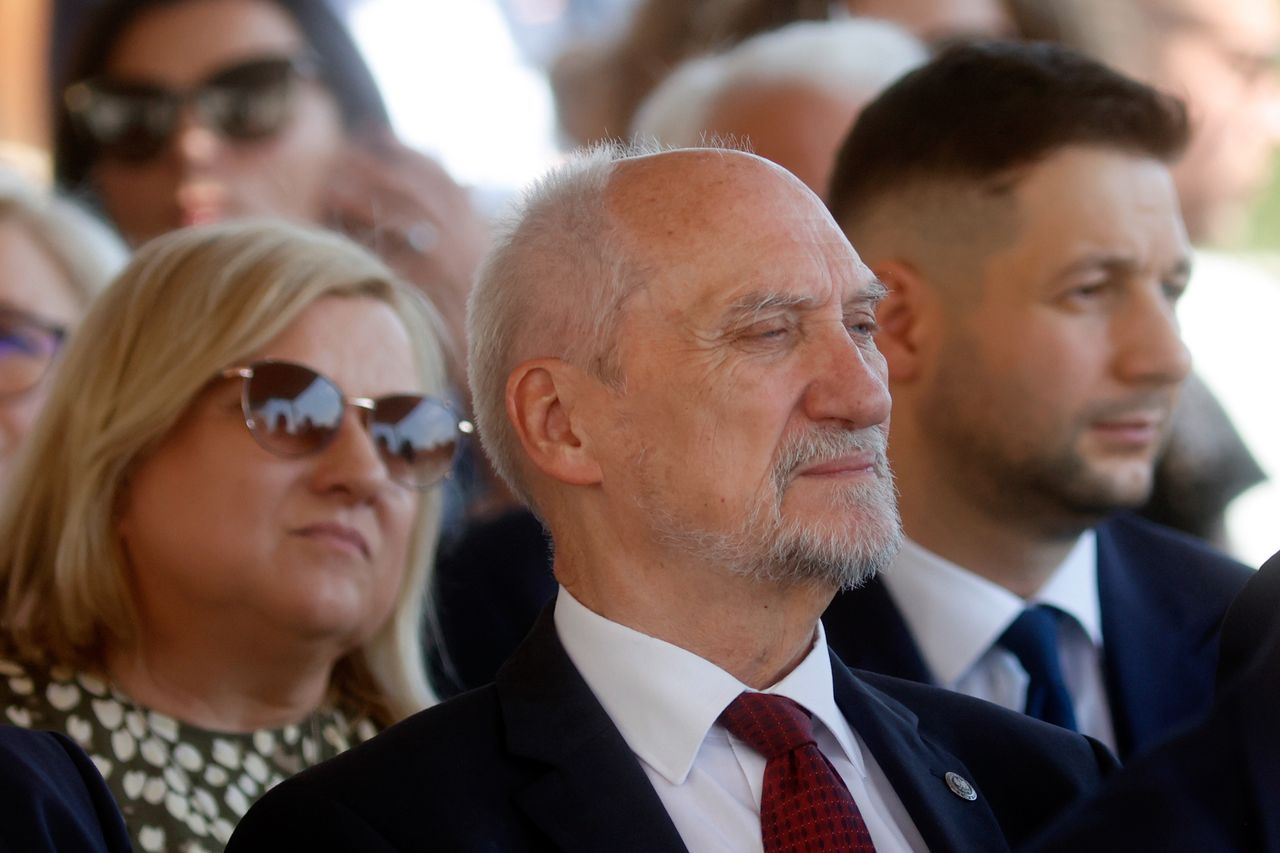 Antoni Macierewicz ma nadzieję, że komisja wkrótce ruszy