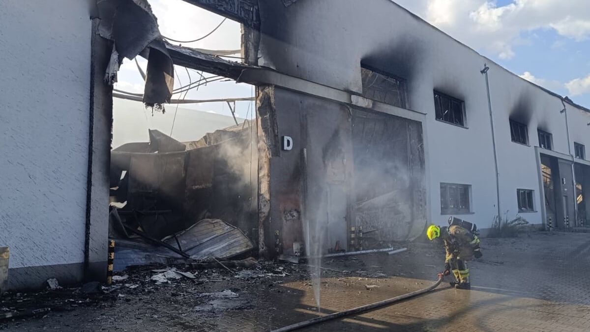 Pożar hali przy ul. Kasprowicza w Lublinie
