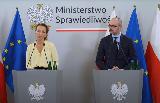 W ministerialnym raporcie pomylono redakcje i dziennikarzy. "Zdumienie i niedowierzanie"