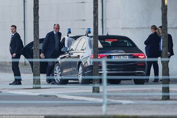 Przedstawiciele Ukrainy i USA już w Berlinie. Pierwsze rozmowy za nimi