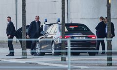 Przedstawiciele Ukrainy i USA już w Berlinie. Pierwsze rozmowy za nimi