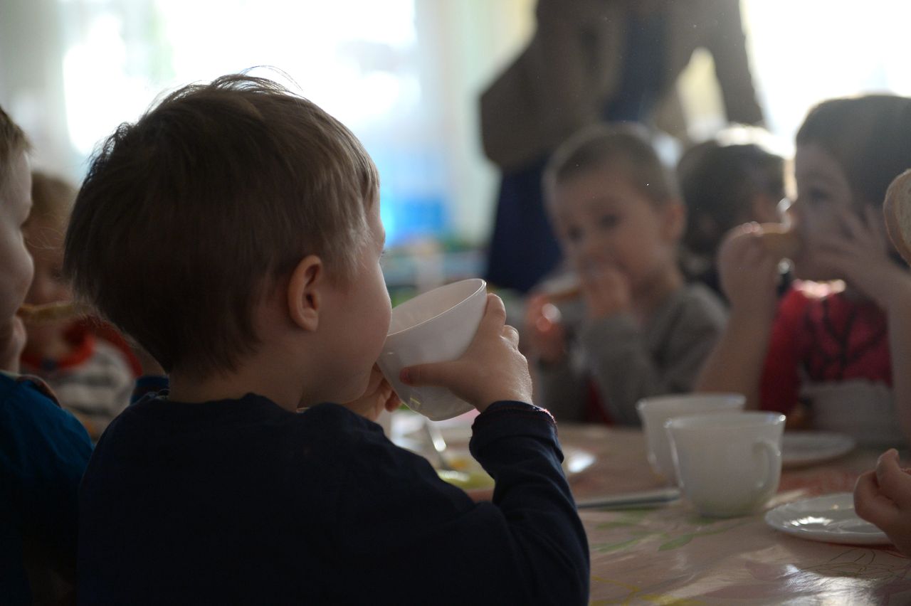 Dyrektorka karmiła dzieci na siłę? Wyniki kontroli jednoznaczne 