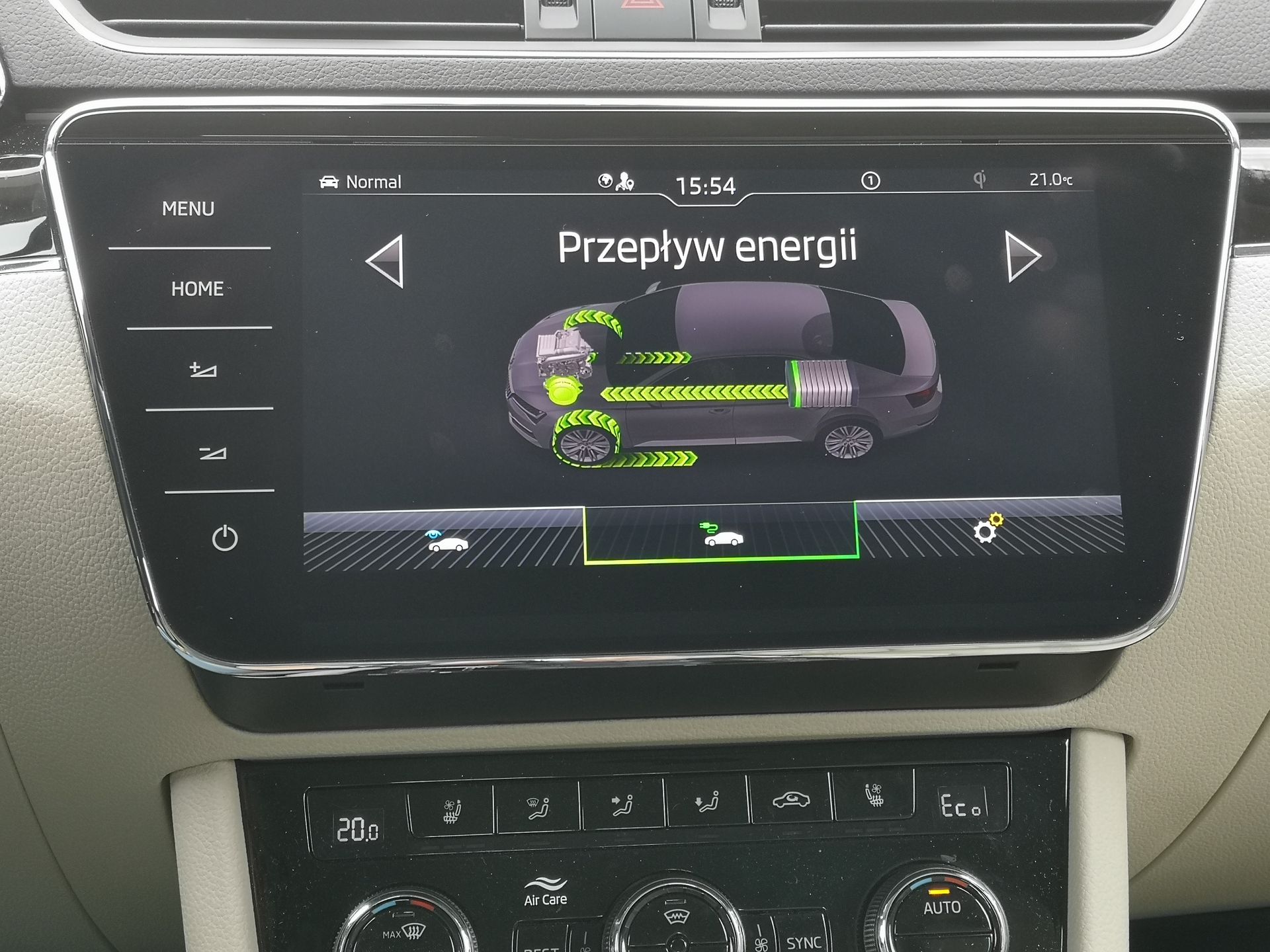 Skoda Superb iV: Systemy zarządzania energią oraz wsparcia kierowcy 9