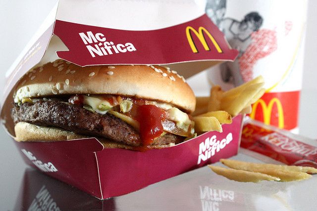 McDonald's zastąpi studentów ekranami dotykowymi