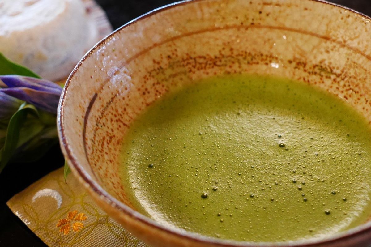 Matcha. Superfood, ale w niektórych przypadkach może szkodzić