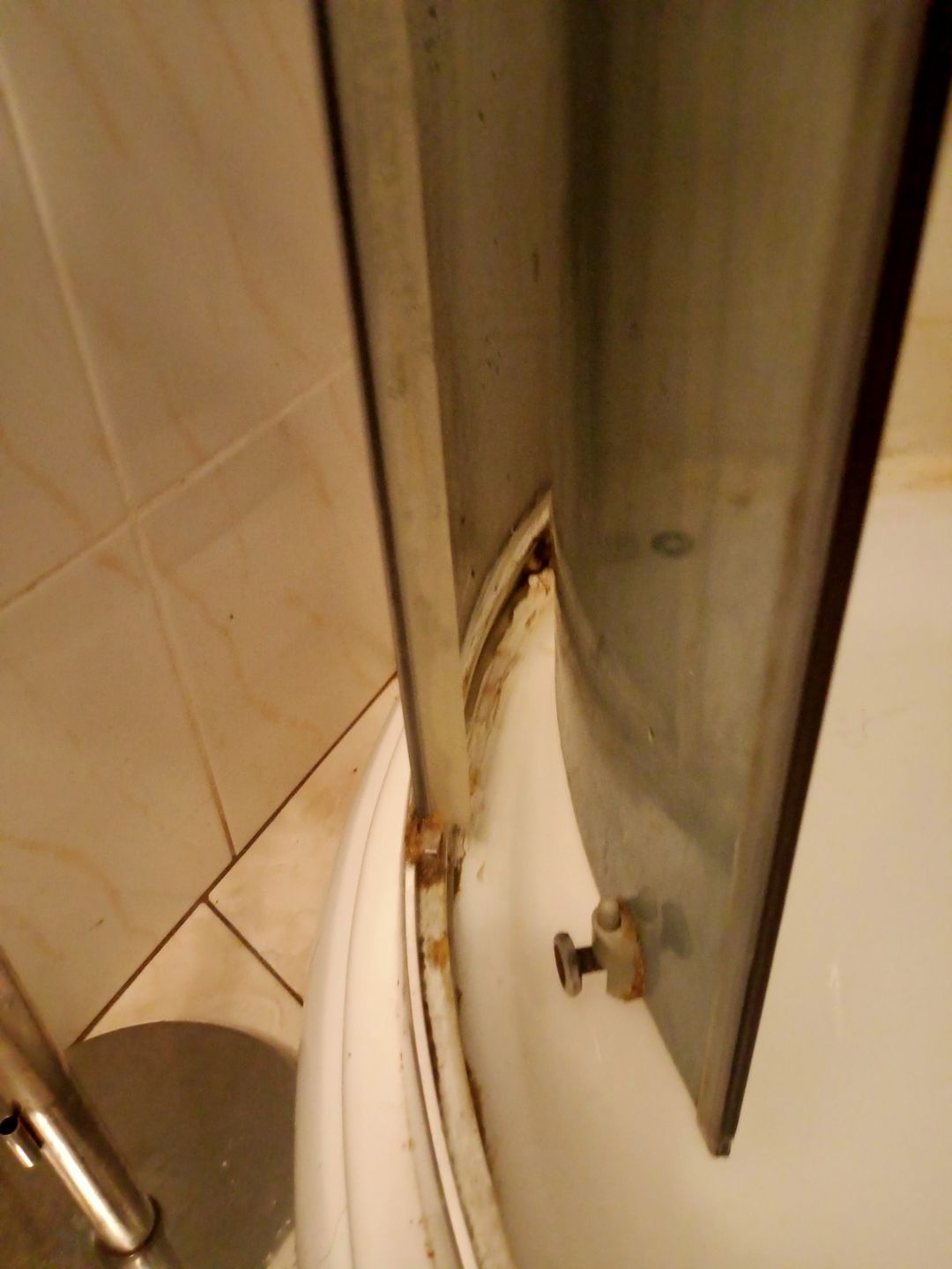 brudna kabina prysznicowa 