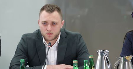 Zwrot na komisji ds. wiz. "Mam odwagę się przyznać"