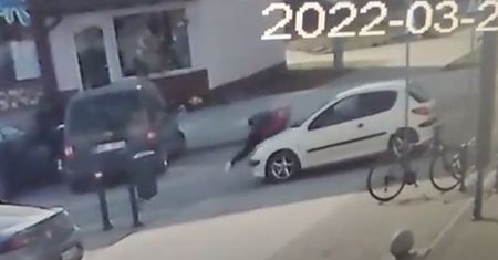 19-latka była w połowie przejścia. Nagranie przyprawia o ciarki