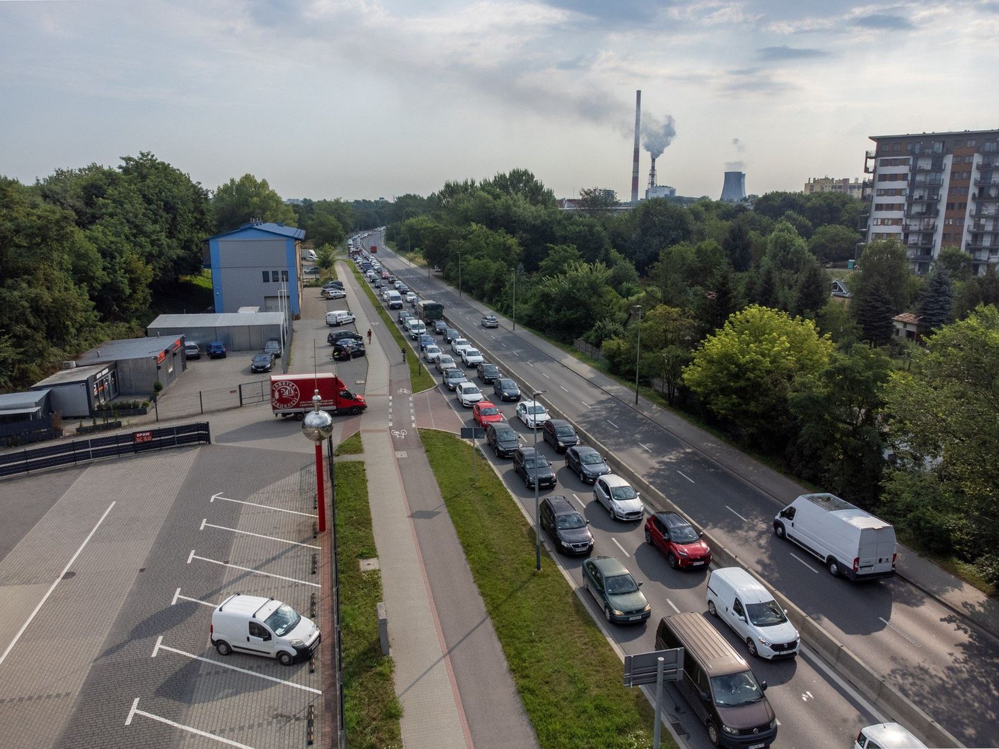 Polski rynek importu używanych samochodów wciąż się rozwija.
