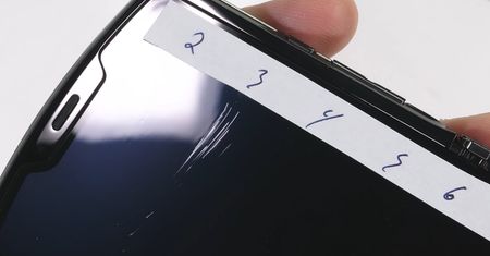 Składana Motorola Razr miała być delikatna. I jest, ale żeby aż tak?