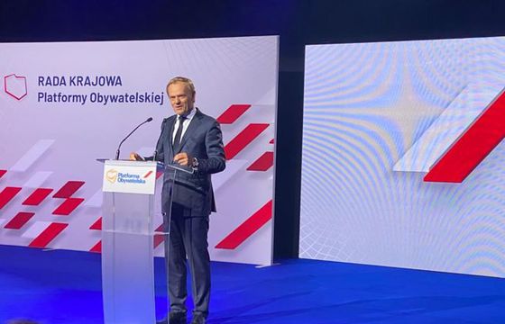 Zjednoczona Prawica i KO tracą w nowym sondażu partii politycznych