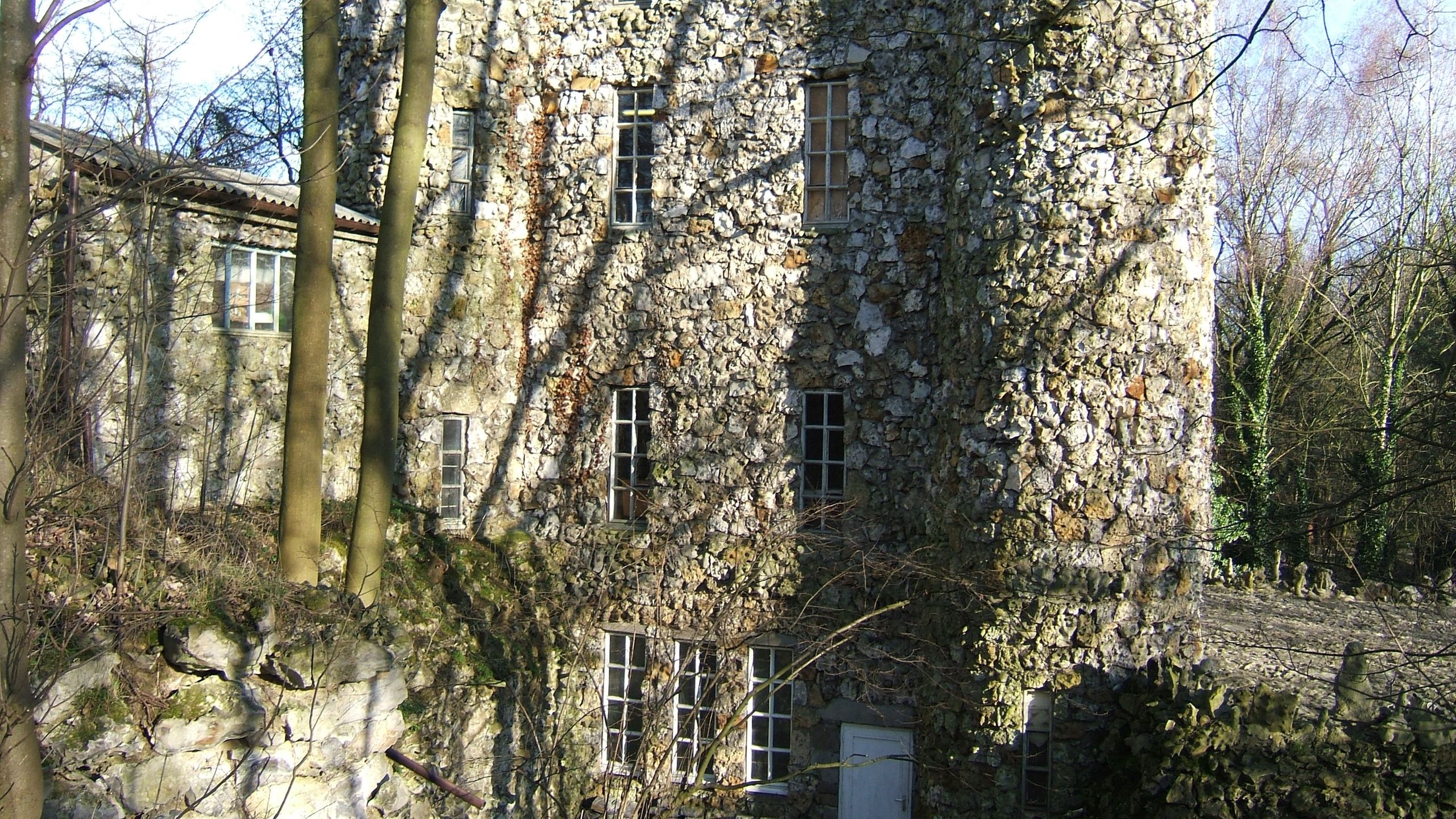 Wieża Eben-Ezer, Belgia