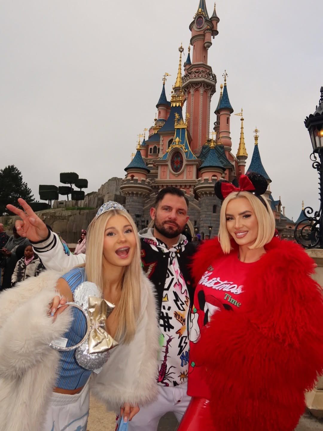 Izabela Macudzińska z córką Elizą w Disneylandzie