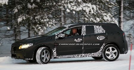 Volvo V40 wyszpiegowane na śniegu [aktualizacja]