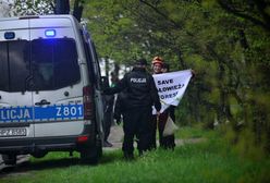 Greenpeace: "oddajemy się w ręce policji". Ekolodzy schodzą z dachu