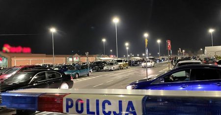 Policjanci udaremnili nielegalne wyścigi pod Częstochową
