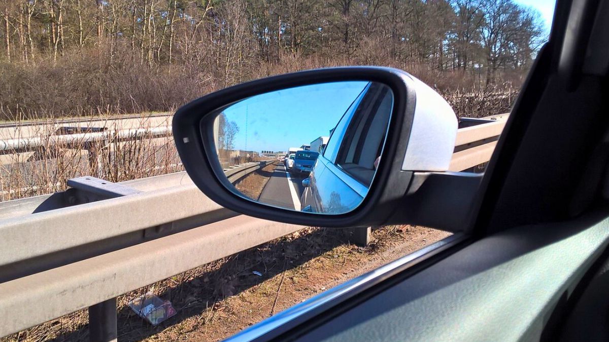 Lusterka samochodowe mogą bardzo ułatwić życie 