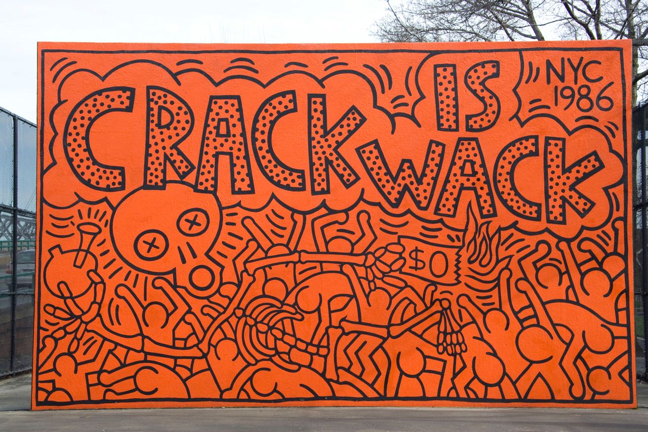 Crack jest do bani! Mural dotyczy narkotyków, ale świetnie oddaje opisywany problem.