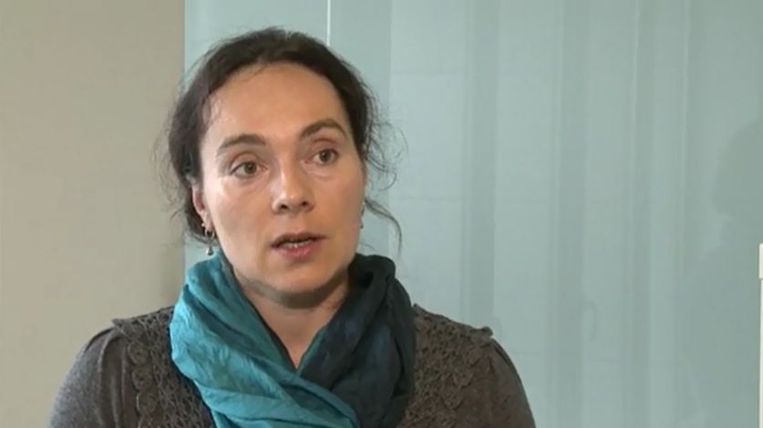 Jesienią dużo chętniej sięgamy po ciepłą herbatę 