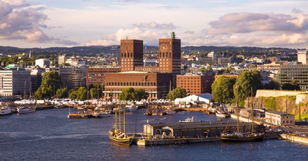 Norwegia. Oslo zamknięte przez COVID-19. Ogromny wzrost zakażeń koronawirusem