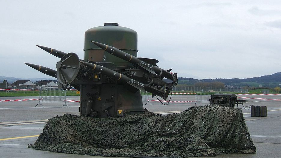 Absurdalne. Szwajcaria złomuje broń, o którą błaga Ukraina