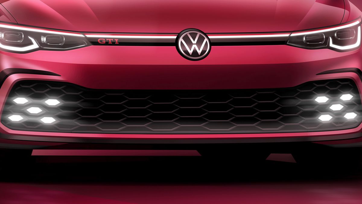 Volkswagen wystylizował przód nowego GTI dość odważnie.