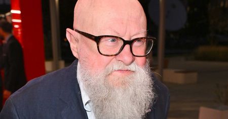 Jerzy Bralczyk wywołał niedawno kontrowersje. Wiemy, ile osób faktycznie ogląda jego program