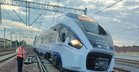 Utrudnienia dla podróżujących PKP. Wszystko przez wykolejony pociąg
