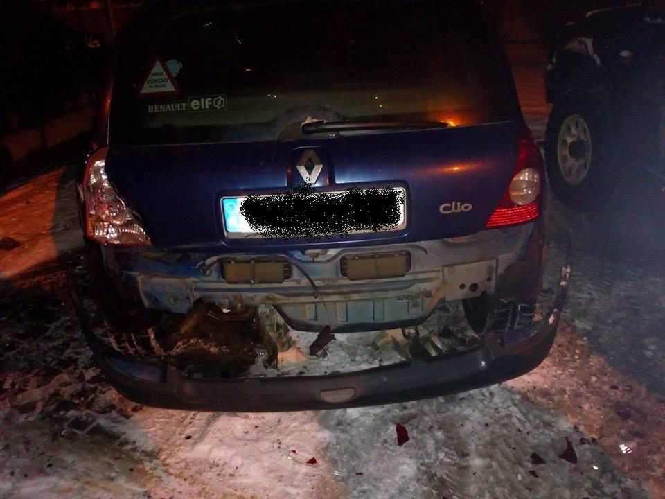 Nieznany sprawca podczas manewrów na parkingu uszkodził kilka aut. Poszukiwany sprawca