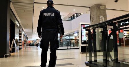 Luzowanie obostrzeń. Policja nie rezygnuje z kontroli. Przestroga dla łamiących restrykcje