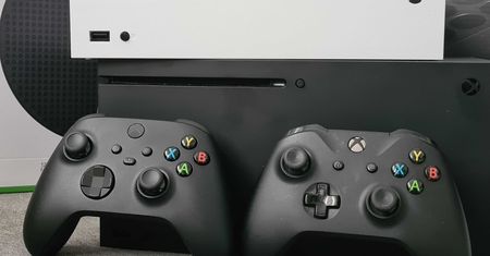 Microsoft zbada problemy z wydajnością gier na Xboksa Series X