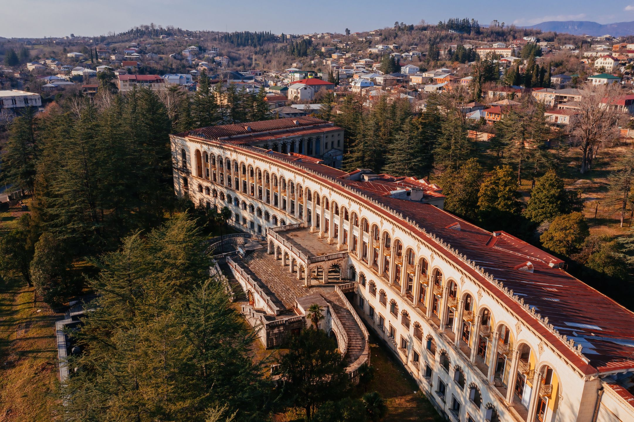 Opuszczone budynki sanatoriów na terenie Tskaltubo do dziś robią wrażenie