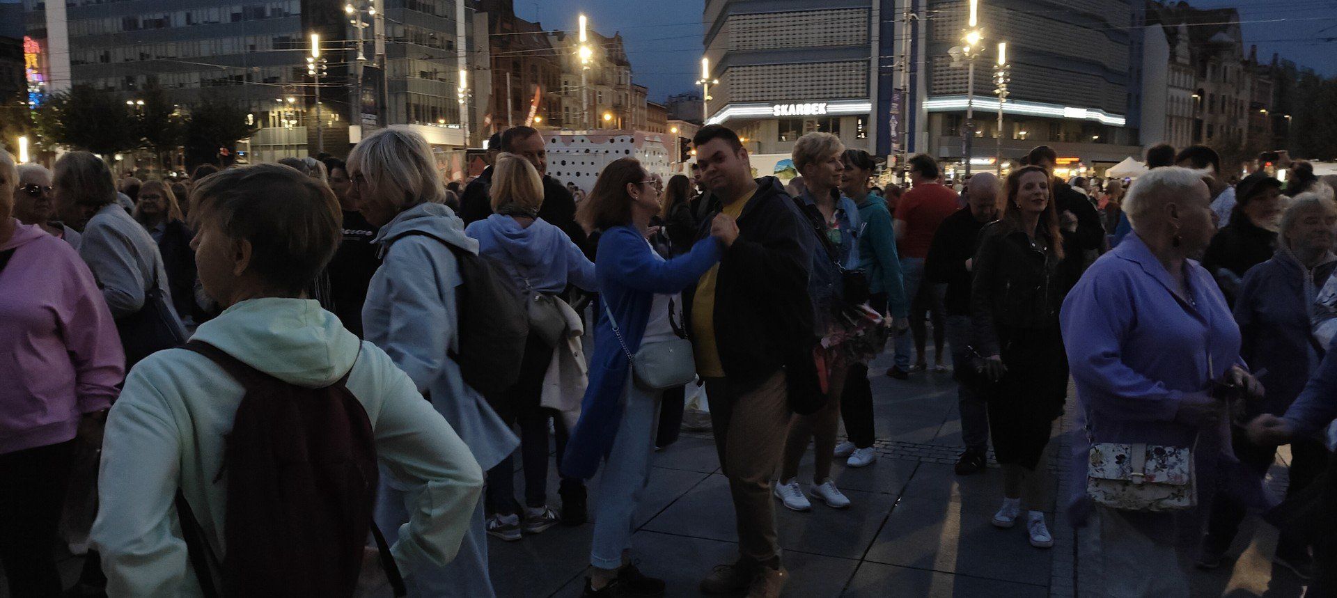 Kliknij strzałkę, aby przejść do następnych zdjęć!