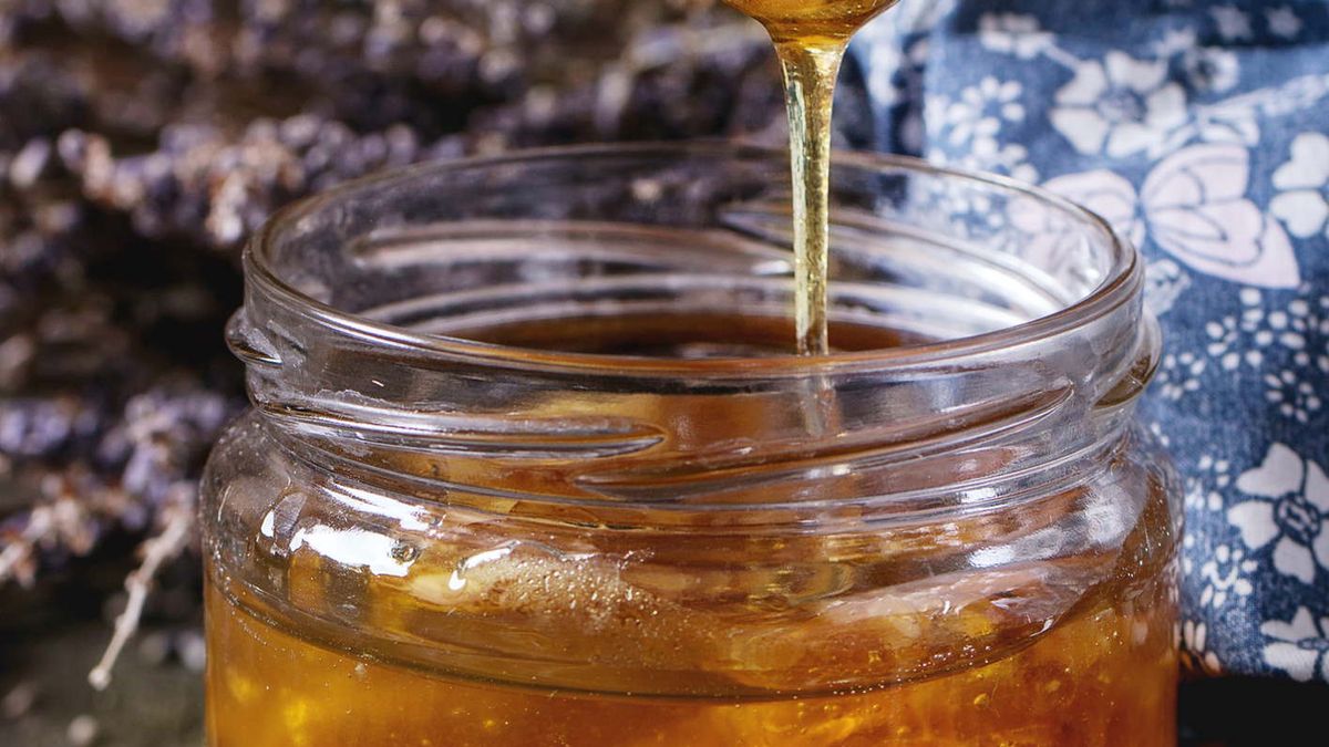 Miód lawendowy świetnie sprawdzi się przy przeziębieniu