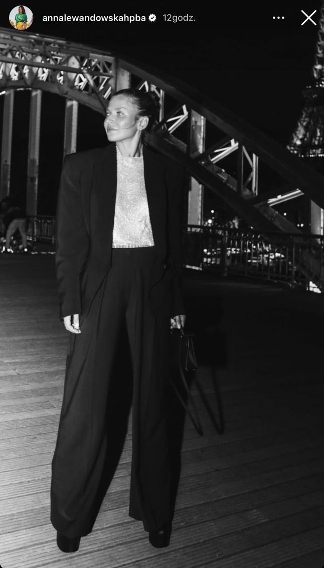 Biało-czarna stylizacja Anny Lewandowskiej to połączeni klasyki, stylu grunge i glamour. Instagram/annalewandowskahpba