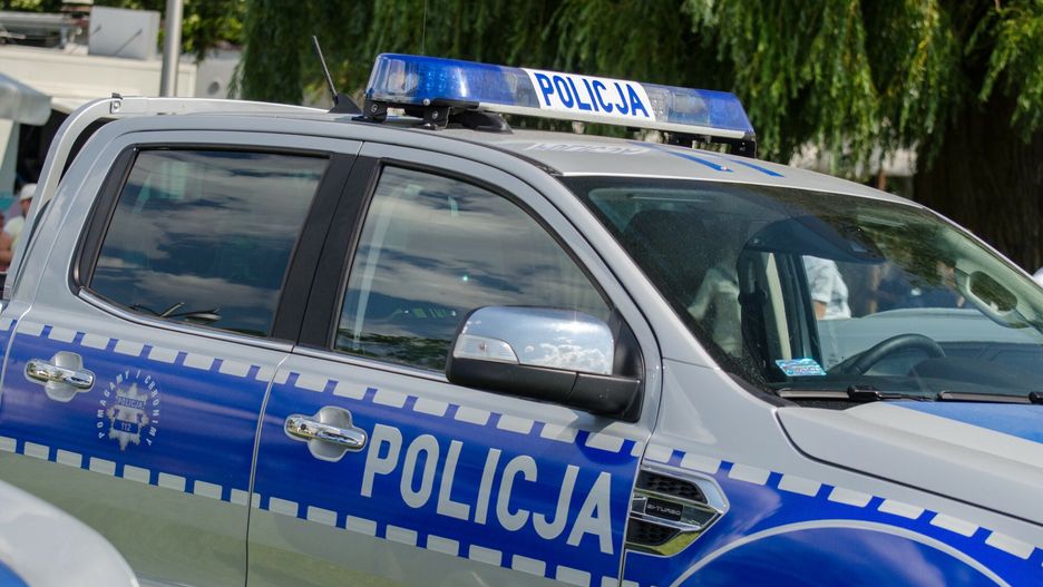 Piknik "Kr?ci mnie bezpiecze?stwo nad wod?" w Zb?szyniu
Fot. NewsLubuski/East News, Zbaszyn (woj. wielkopolskie), 26.06.2022. Rozpoczely sie wakacje. Policja wspolnie ze straza pozarna i innymi sluzbami zorganizowala na plazy miejskiej nad jeziorem Bledno w Zbaszyniu piknik rodzinny pod haslem Kreci mnie bezpieczenstwo. Mundurowi przeprowadzili pozorowane akcje ratunkowe. Przypominali wypoczywajacym o zasadach bezpieczenstwa nad woda i prezentowali swoj sprzet i wyposazenie.
NewsLubuski