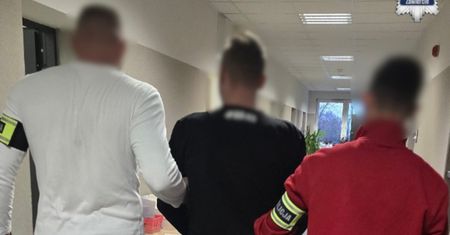 Najechał na idące chodnikiem osoby. Miał to zrobić celowo